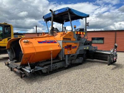 Vogele Super 1900 asphalt paver