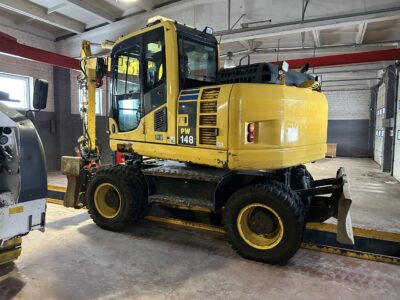 Ratinis ekskavatorius Komatsu PW148