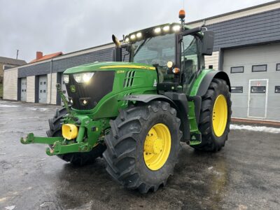 Traktorius John Deere 6215R