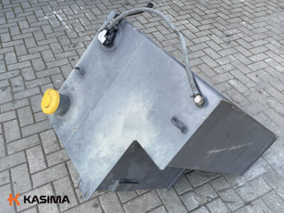 Volvo EW160B fuel tank