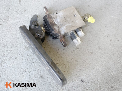 Komatsu PW160-7 pilot valve with pedal <br><br>