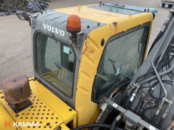 Naudota „Volvo“ EC210BLC kabina