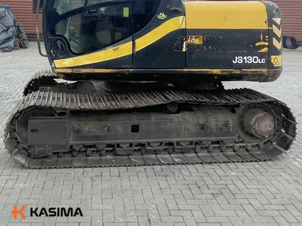 Used JCB tracks with chain