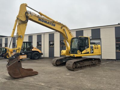 Komatsu PC210LC-11 crawler excavator, 2017