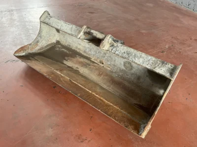 Cangini Benne bucket and quick hitch set