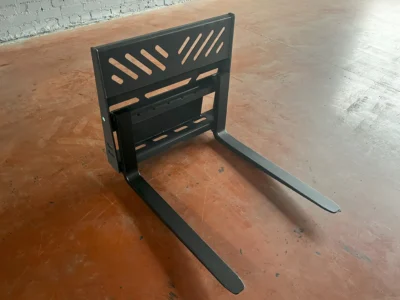 Pallet forks for AVANT 1500 kg.