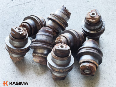 CAT 303E bottom rollers