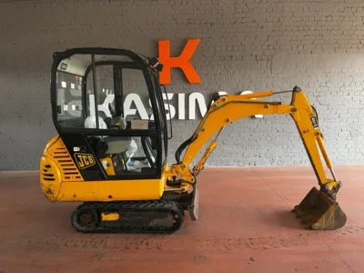 JCB 8015