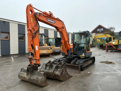 Doosan DX85R-3
