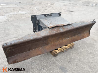 Volvo EW230C dozer blade