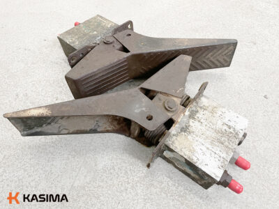 JCB JS130W abipedaal koos klapiga