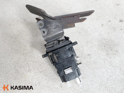 Bobcat E85 pedal valve