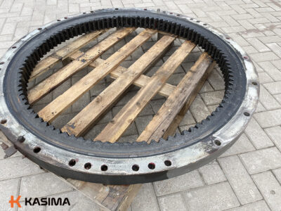 Komatsu PW160 slewing ring