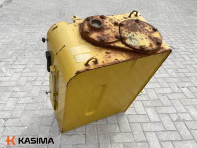 Komatsu PW160 hydraulic oil tank